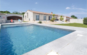 Beautiful home in Sernhac w/ WiFi, Outdoor swimming pool and 4 Bedrooms